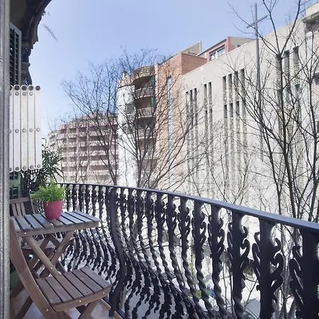 Apartment Aparteasy - Authentic Family